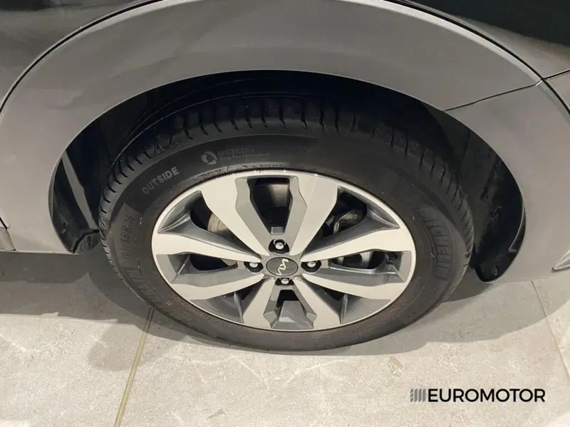 Kia Stonic usata a Bari (5)