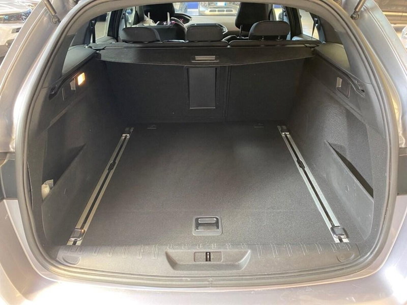Peugeot 308 SW usata a Torino (9)