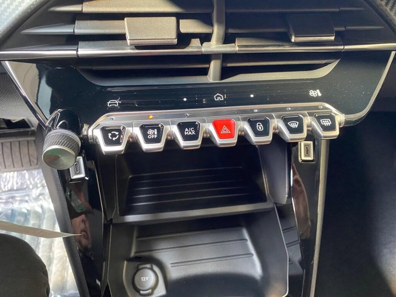 Peugeot 208 nuova a Torino (11)