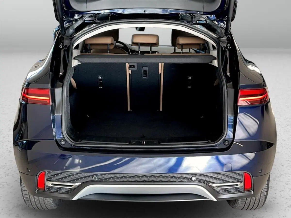 Jaguar E-Pace usata a Varese (11)