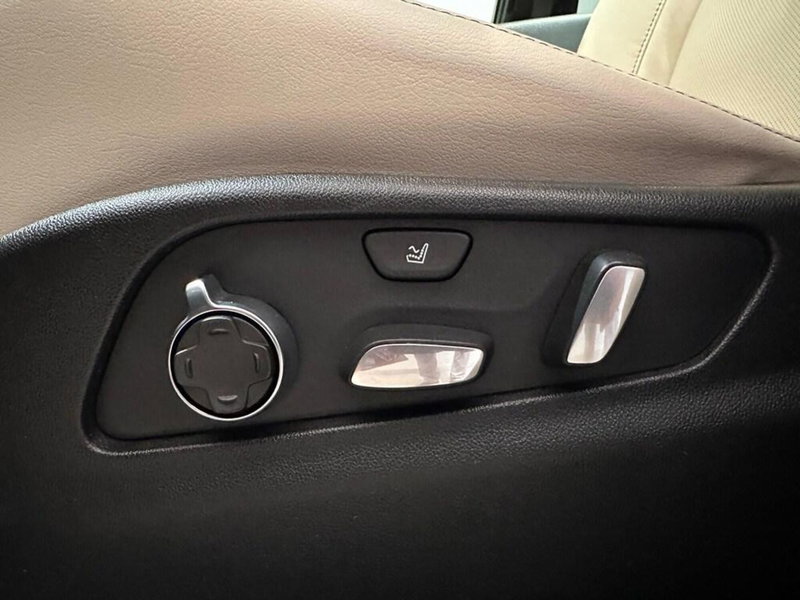 Cadillac XT4 usata a Varese (13)