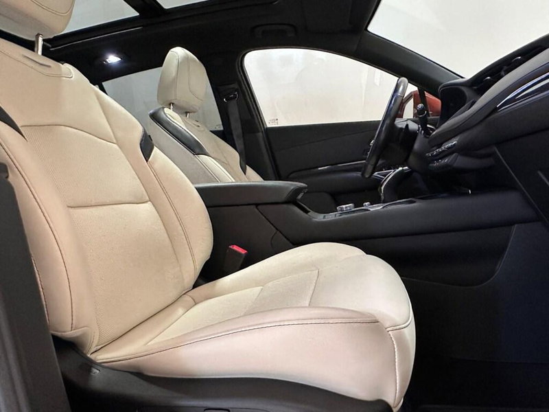 Cadillac XT4 usata a Varese (2)