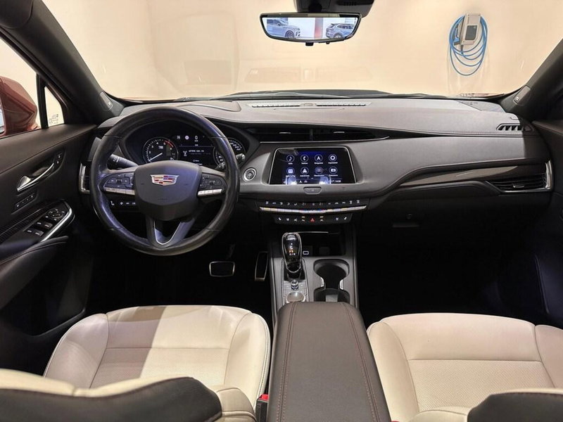 Cadillac XT4 usata a Varese (3)