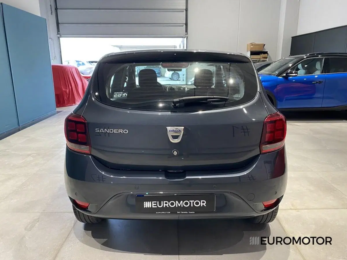 Dacia Sandero usata a Bari (6)