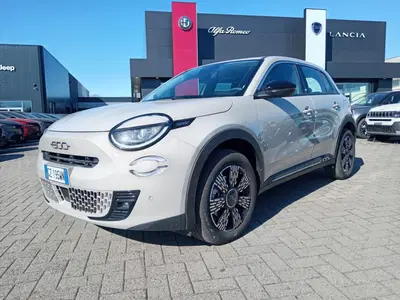 Fiat 600 1.2 hybrid Icon 145cv auto del 2025 usata a Alessandria