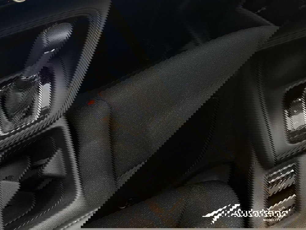 Honda HR-V usata a Bari (15)