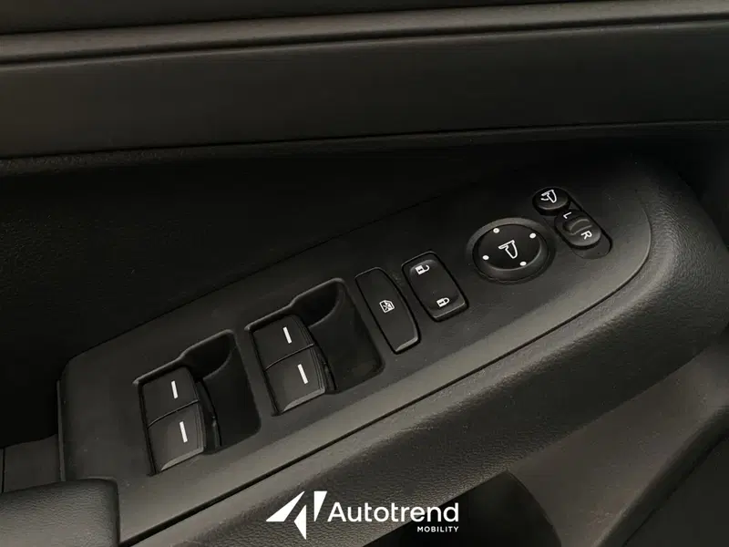 Honda HR-V usata a Bari (16)