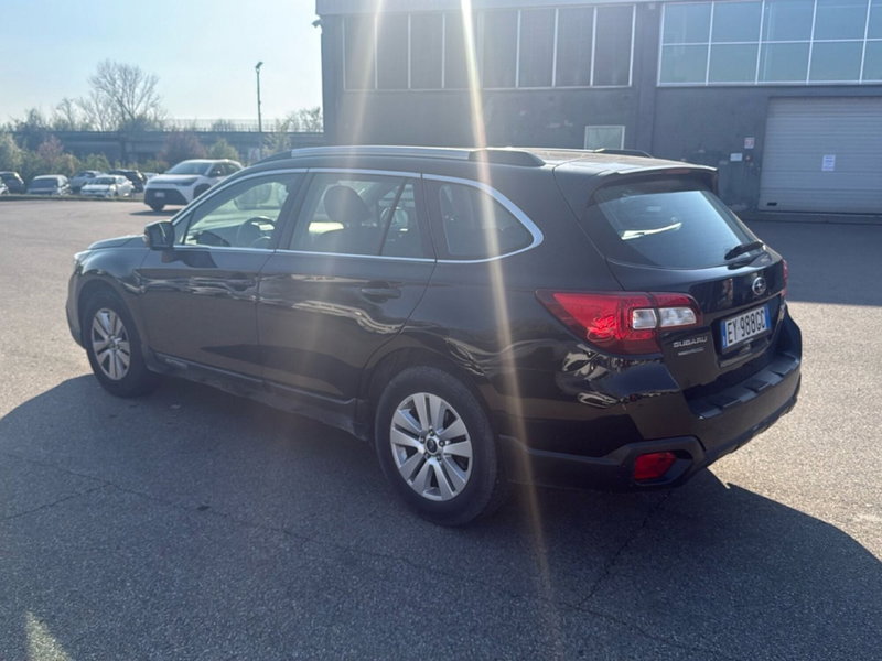 Subaru Outback usata a Piacenza (2)