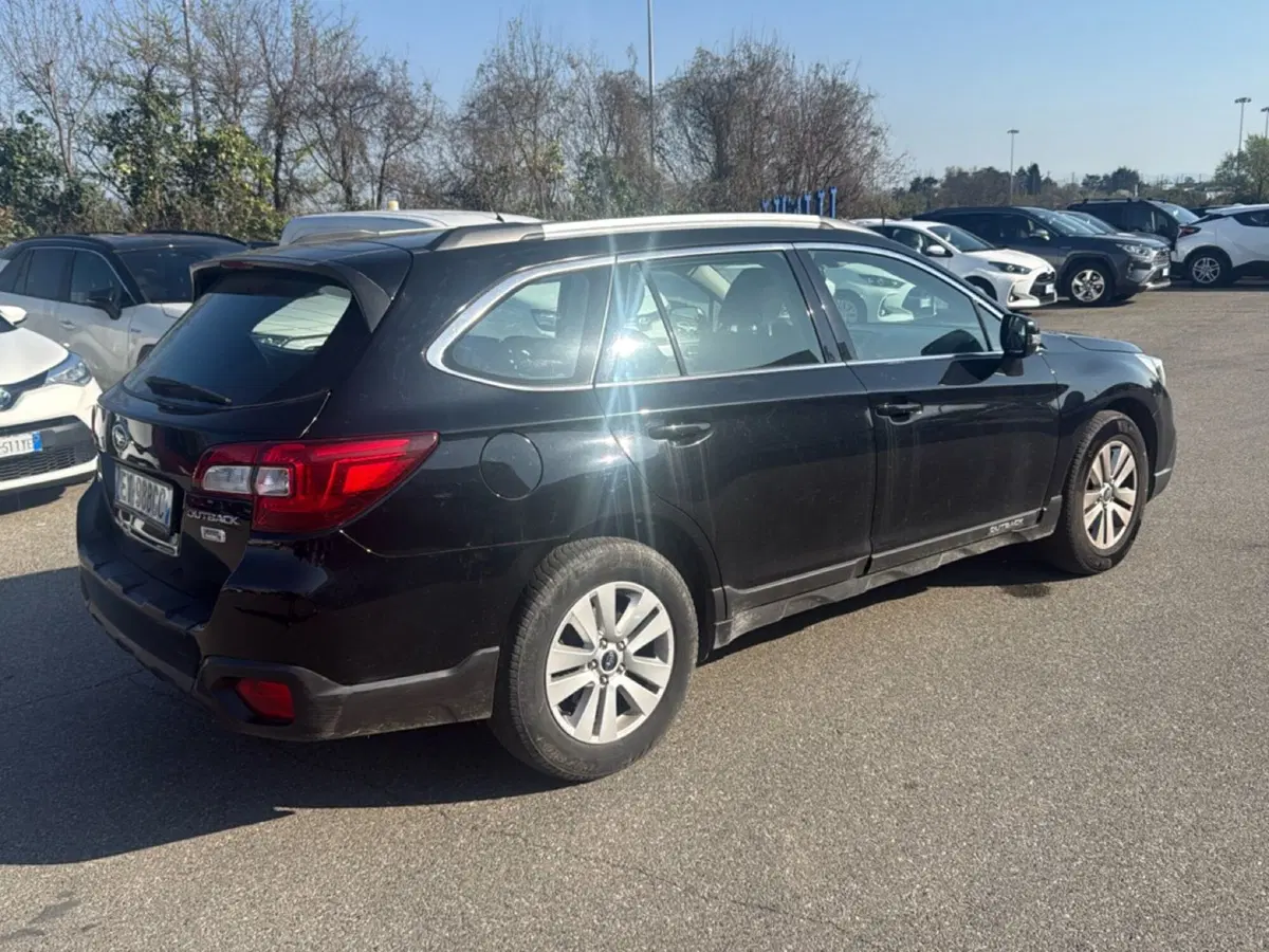 Subaru Outback usata a Piacenza (3)