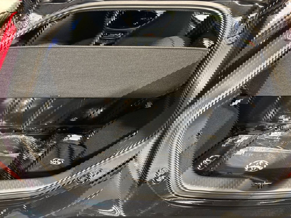 Toyota Aygo X nuova a Sondrio (12)