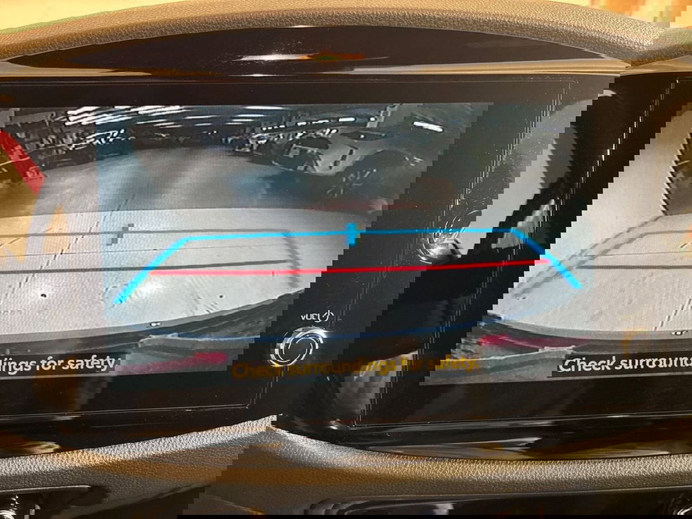 Toyota Aygo X nuova a Sondrio (15)