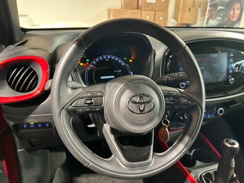 Toyota Aygo X usata a Lecco (13)