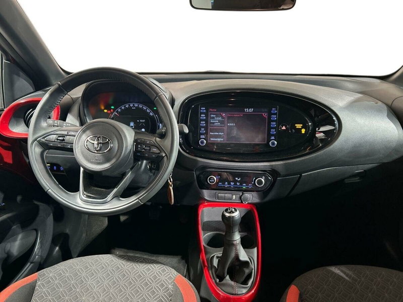 Toyota Aygo X usata a Lecco (8)