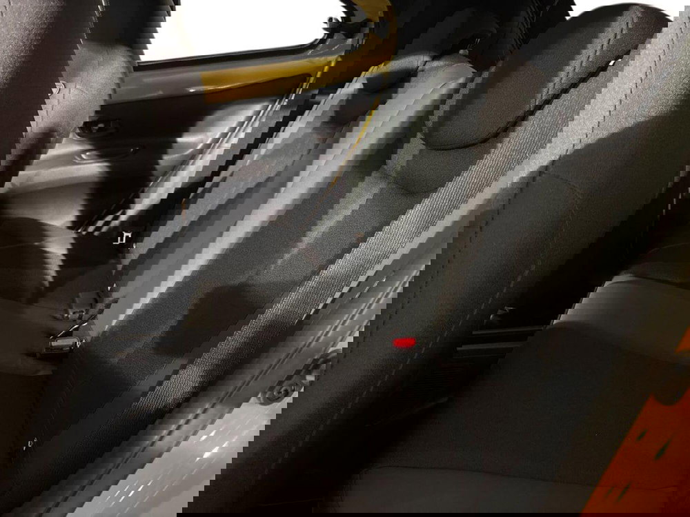 Toyota Aygo X nuova a Sondrio (11)