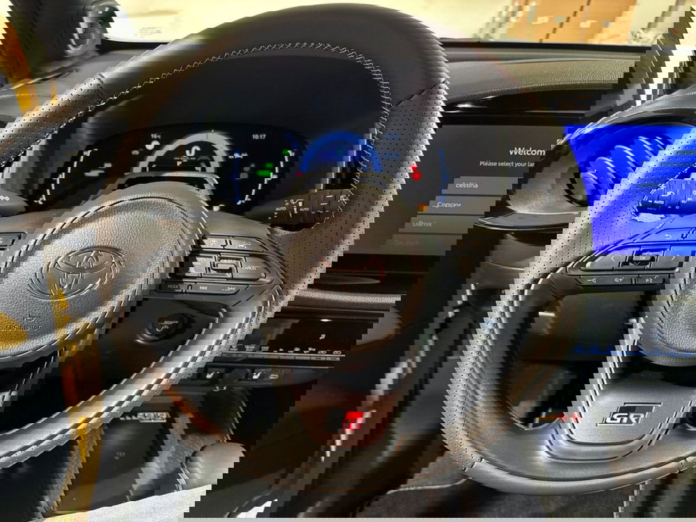 Toyota Aygo X nuova a Sondrio (14)