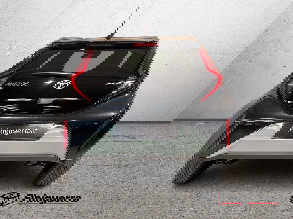Toyota Aygo X nuova a Sondrio (5)