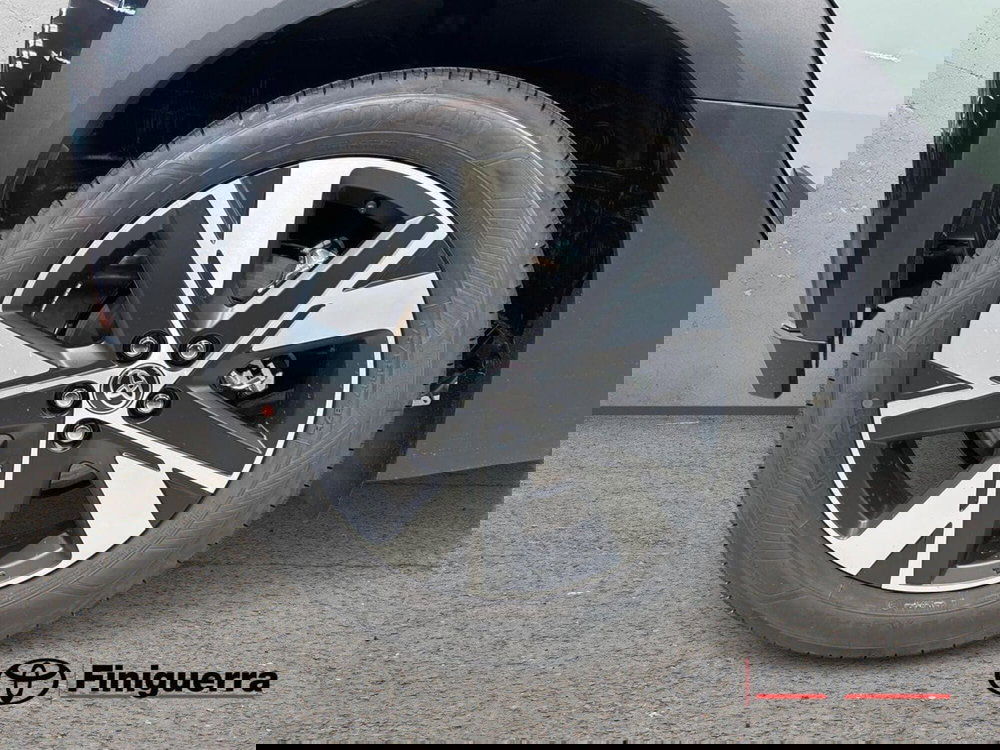 Toyota Aygo X nuova a Sondrio (7)