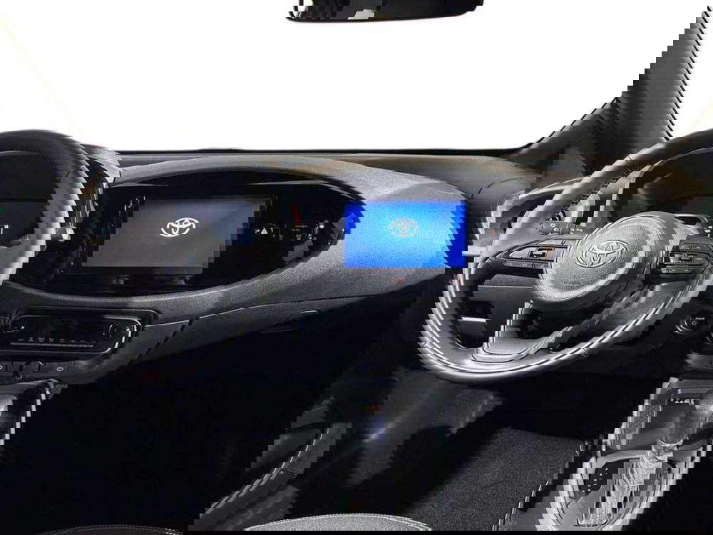 Toyota Aygo X nuova a Sondrio (8)