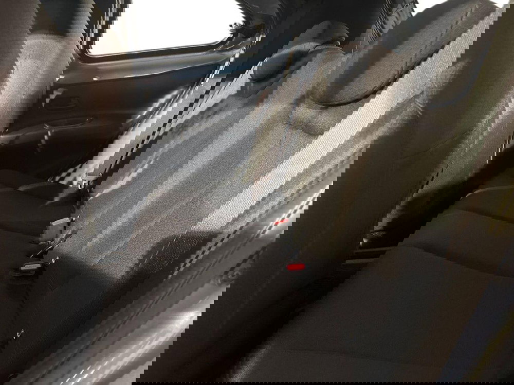 Toyota Aygo X nuova a Lecco (11)