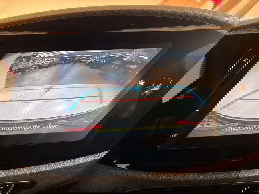 Toyota Aygo X nuova a Lecco (14)