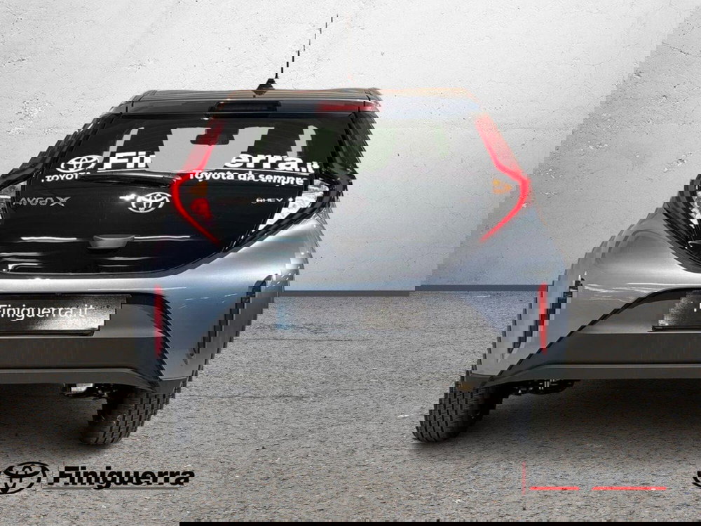 Toyota Aygo X nuova a Lecco (3)