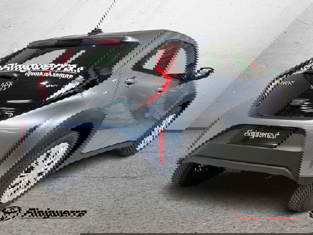 Toyota Aygo X nuova a Lecco (4)