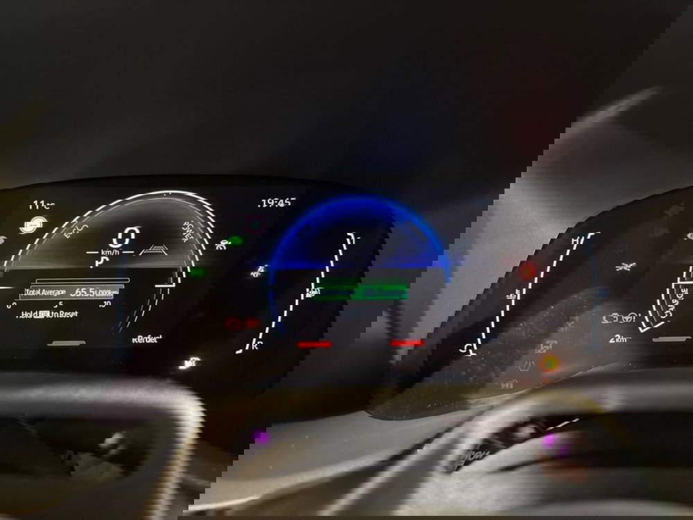 Toyota Aygo X nuova a Lecco (9)