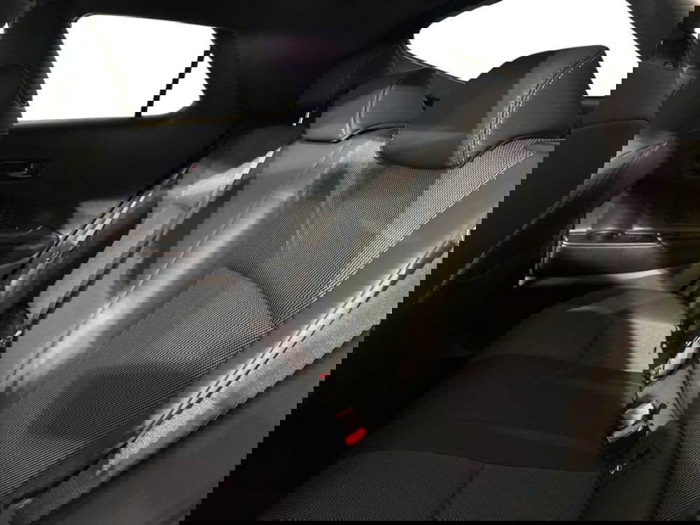 Toyota Toyota C-HR nuova a Lecco (16)