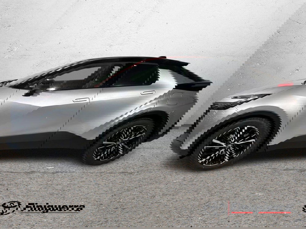 Toyota Toyota C-HR nuova a Lecco (6)