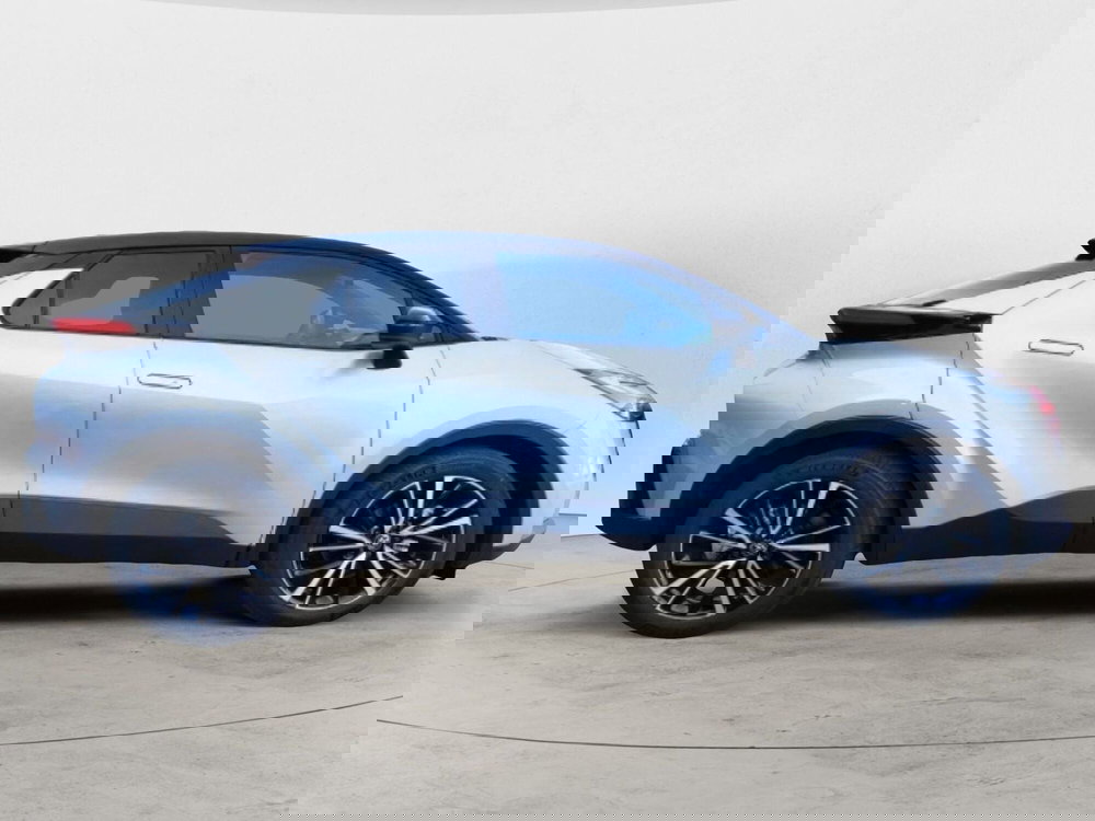 Toyota Toyota C-HR nuova a Lecco (6)