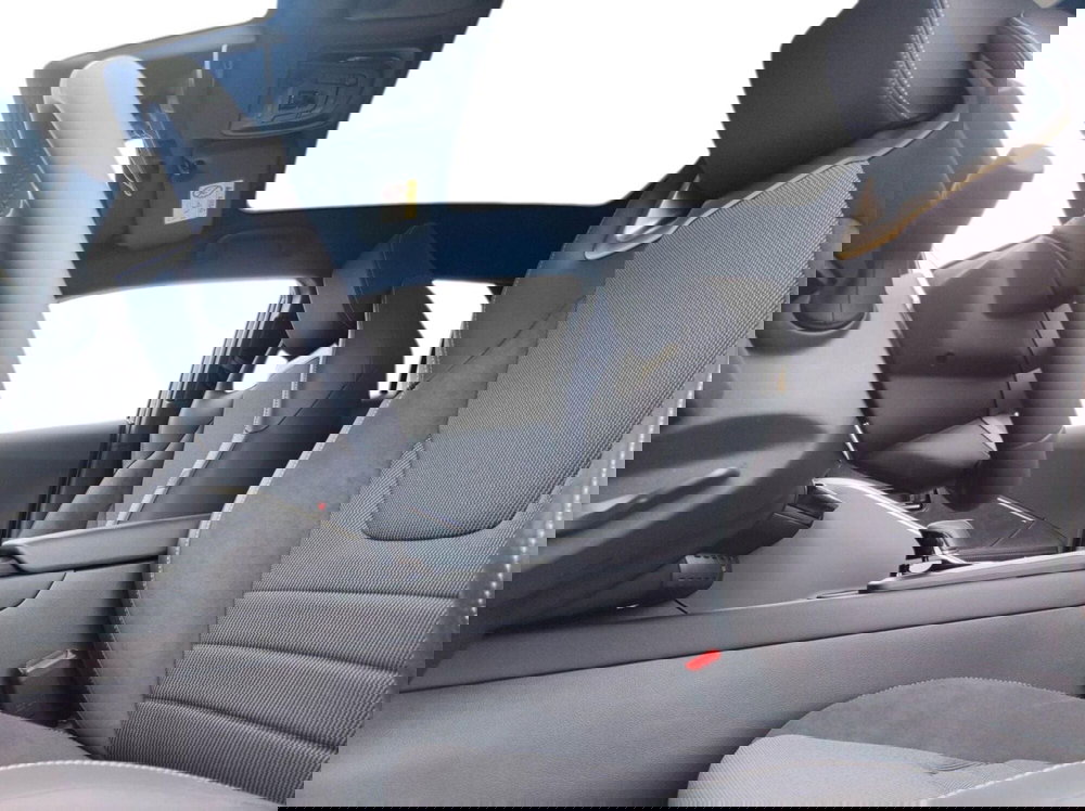 Toyota Toyota C-HR nuova a Lecco (9)