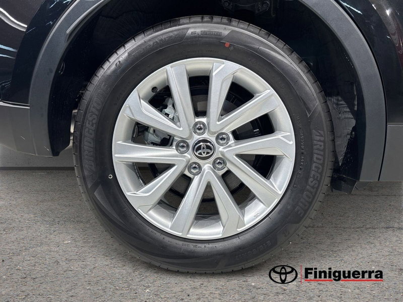 Toyota Toyota C-HR nuova a Lecco (7)