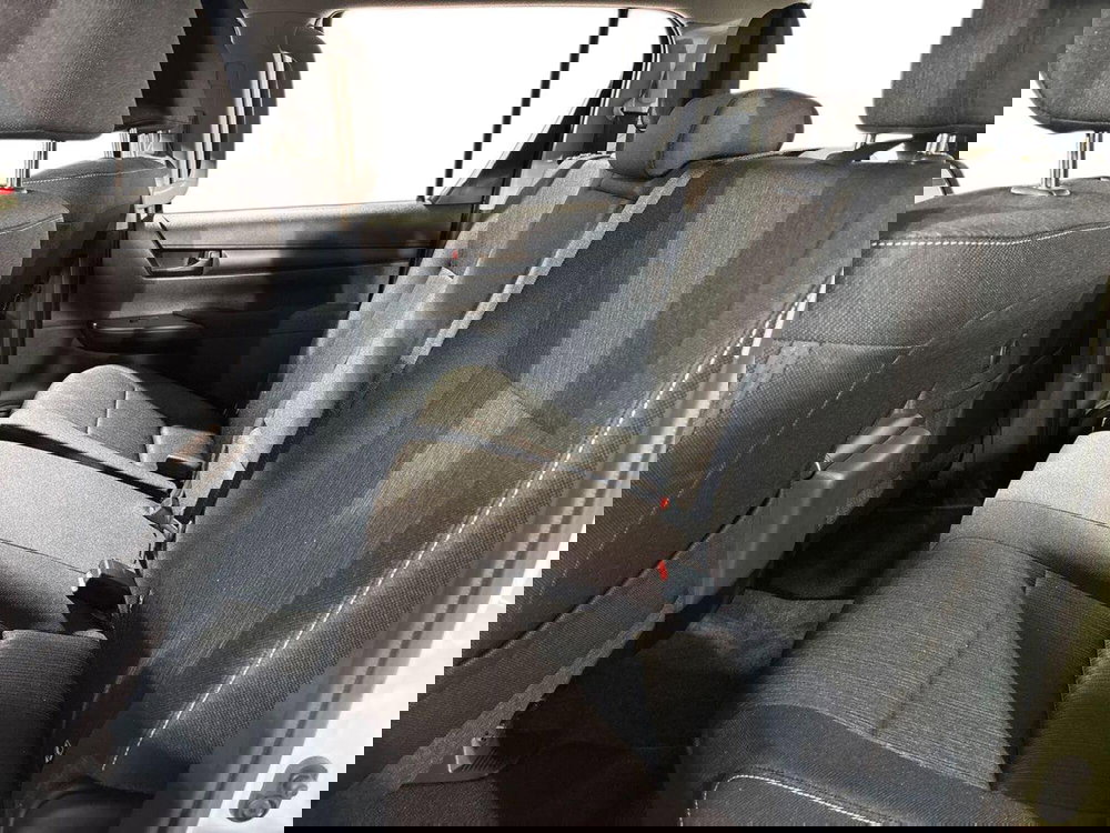 Toyota Hilux nuova a Lecco (11)