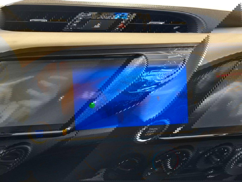 Toyota Hilux nuova a Lecco (13)