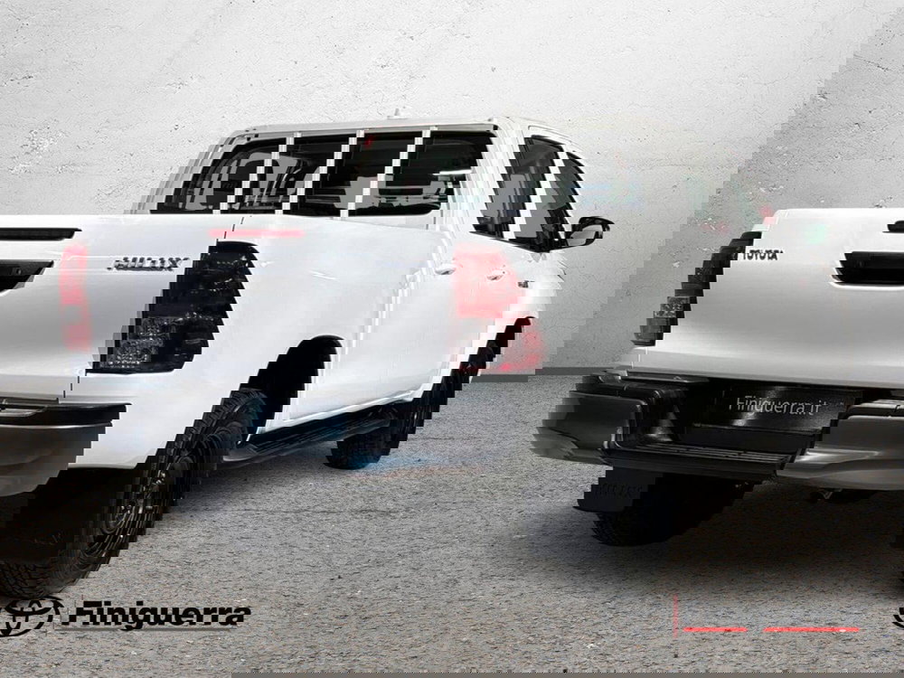 Toyota Hilux nuova a Lecco (4)