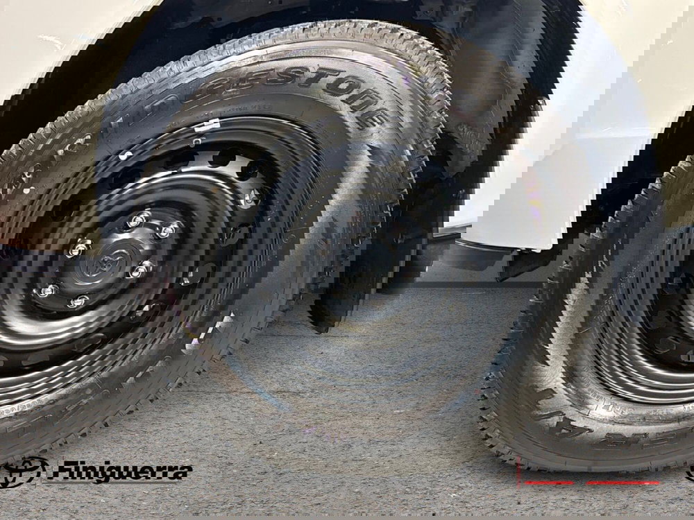 Toyota Hilux nuova a Lecco (7)