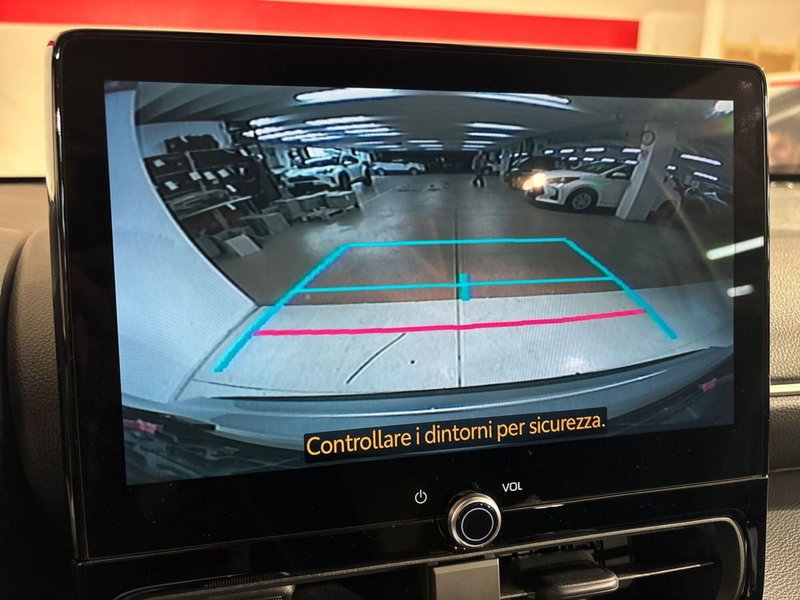 Toyota Yaris Cross nuova a Lecco (14)