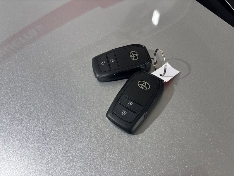 Toyota Yaris Cross nuova a Lecco (16)