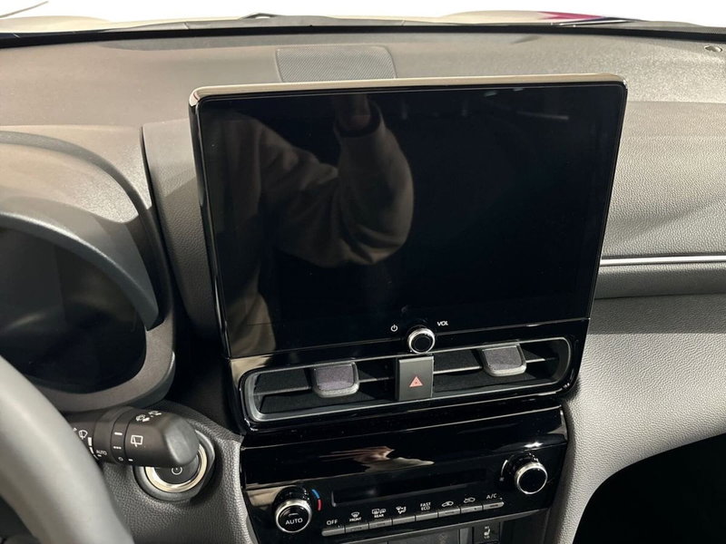 Toyota Yaris Cross nuova a Lecco (13)