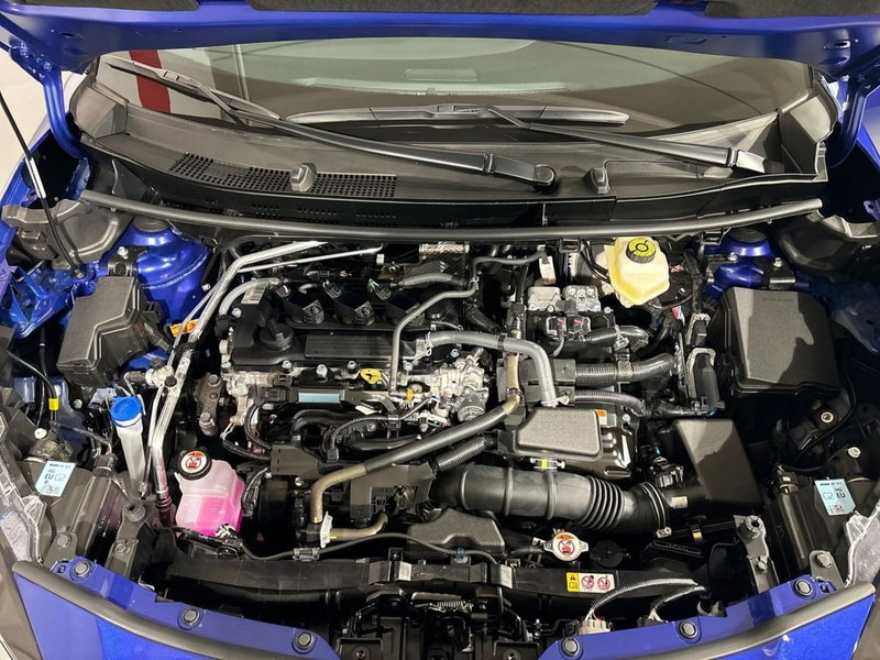 Toyota Yaris Cross nuova a Lecco (14)