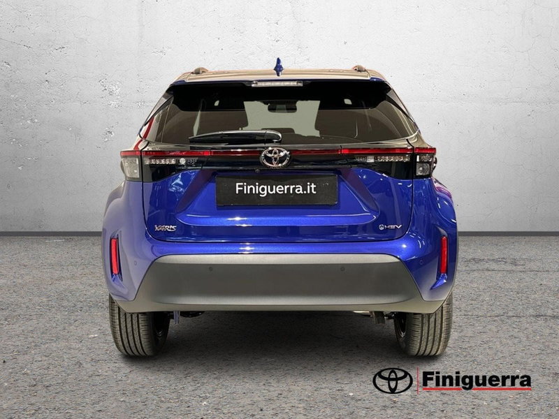 Toyota Yaris Cross nuova a Lecco (3)
