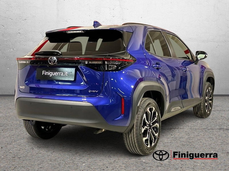 Toyota Yaris Cross nuova a Lecco (4)