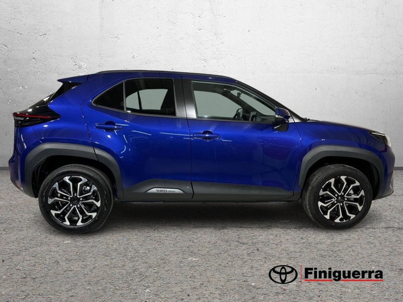 Toyota Yaris Cross nuova a Lecco (5)