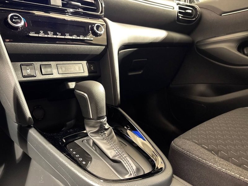 Toyota Yaris Cross nuova a Lecco (14)