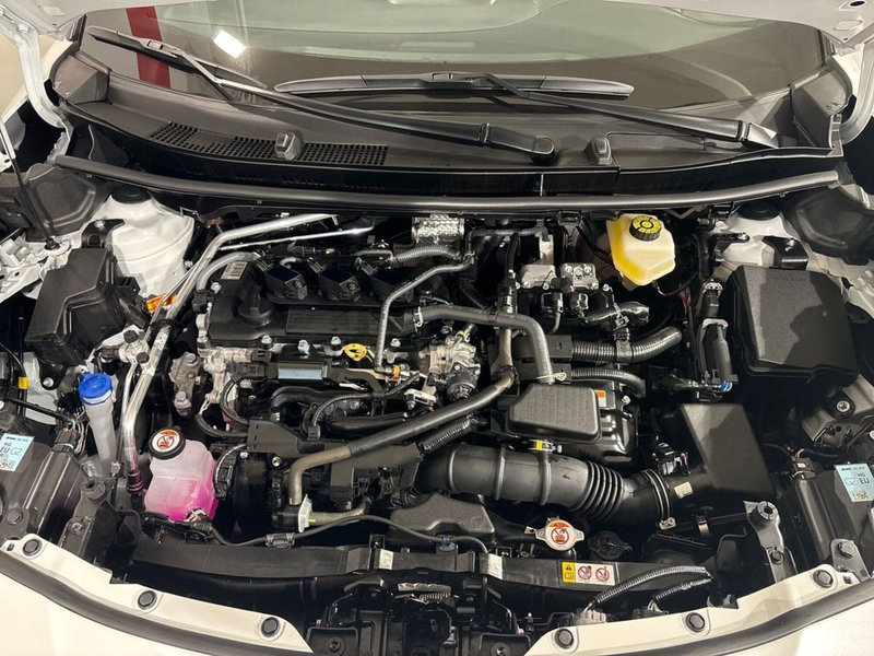 Toyota Yaris Cross nuova a Lecco (16)