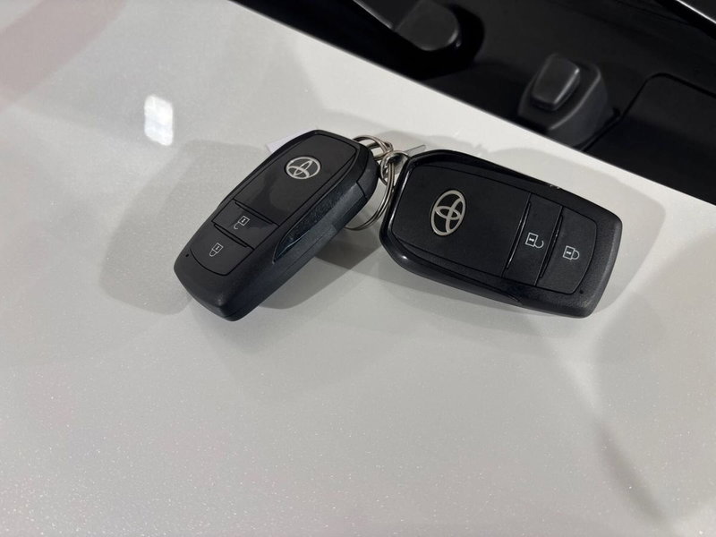 Toyota Yaris Cross nuova a Lecco (17)