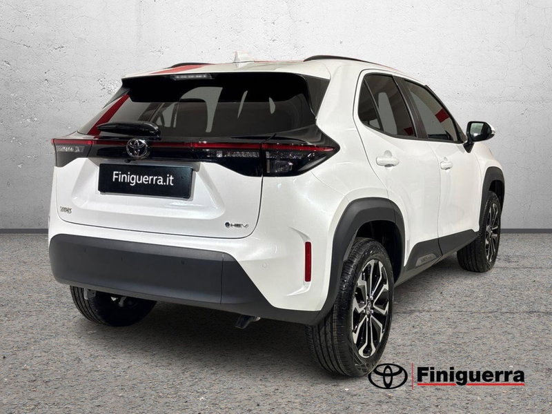 Toyota Yaris Cross nuova a Lecco (4)