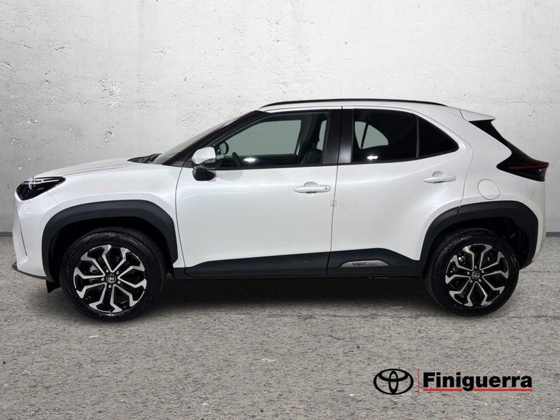 Toyota Yaris Cross nuova a Lecco (6)