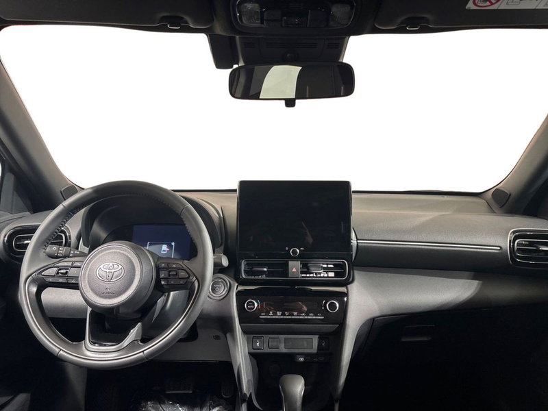 Toyota Yaris Cross nuova a Lecco (8)