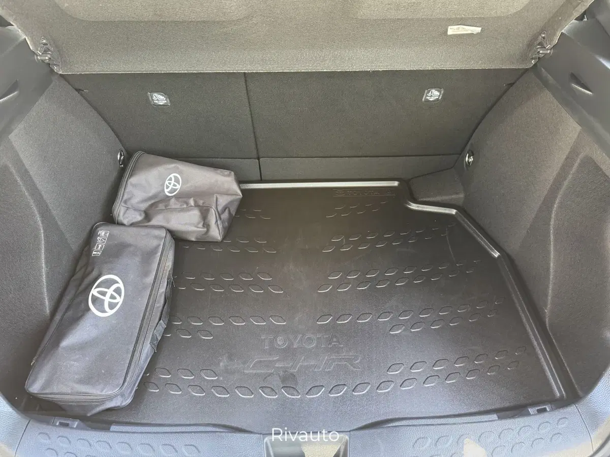 Toyota Toyota C-HR usata a Como (11)